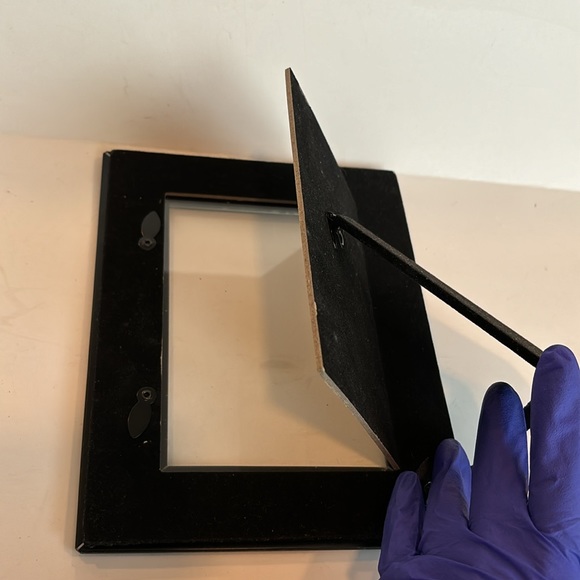 Beautiful frame with 3-D faux diamond surrounding  black glass 7” x 9” frame - Picture 6 of 9